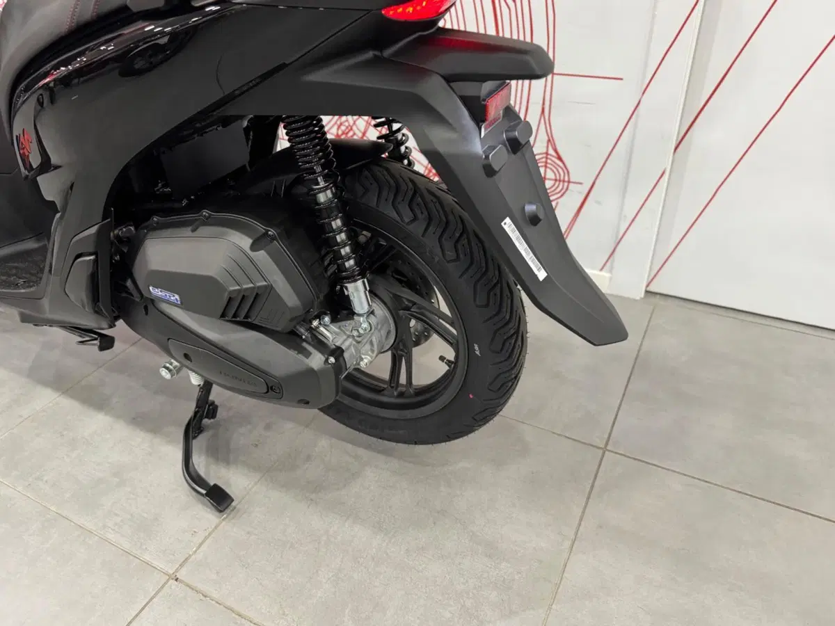 Honda SH 125 Sport (2026) (16)
