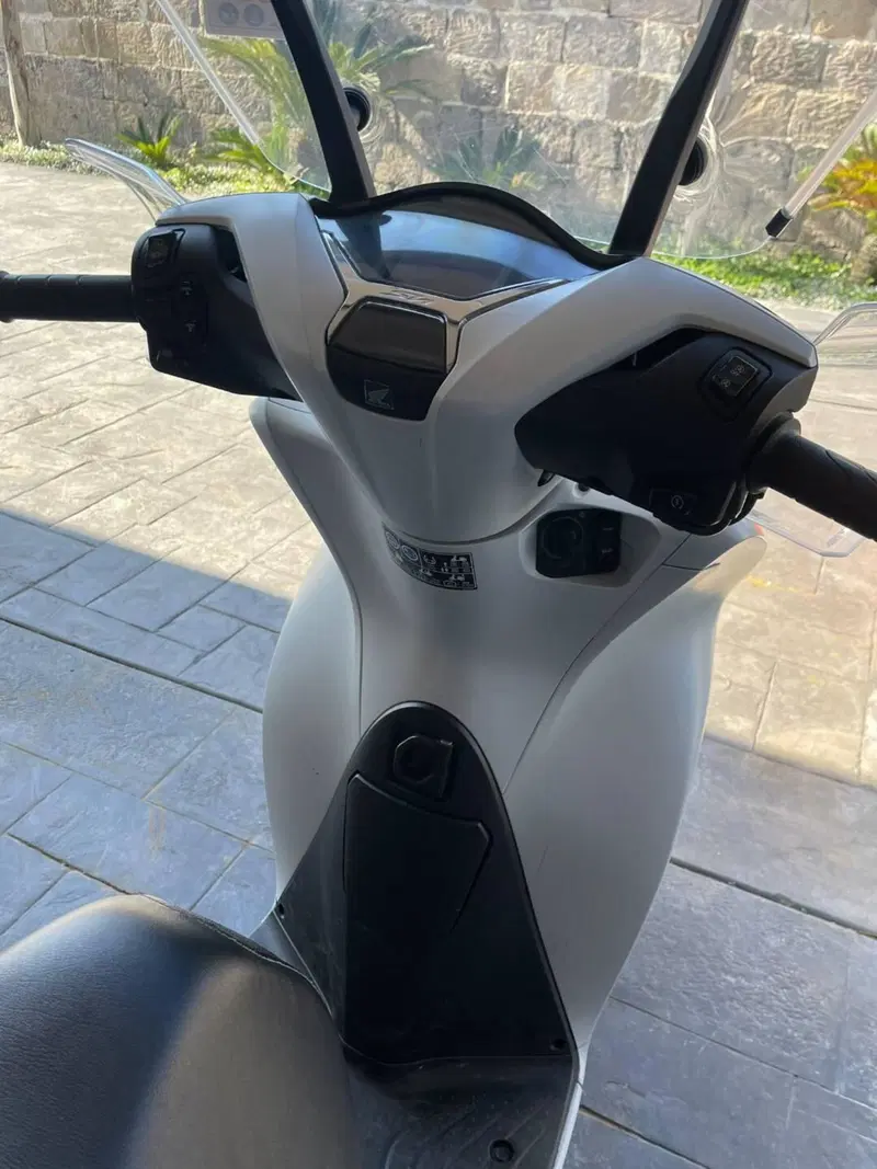 Honda SH 150i (2024 - 25) (4)