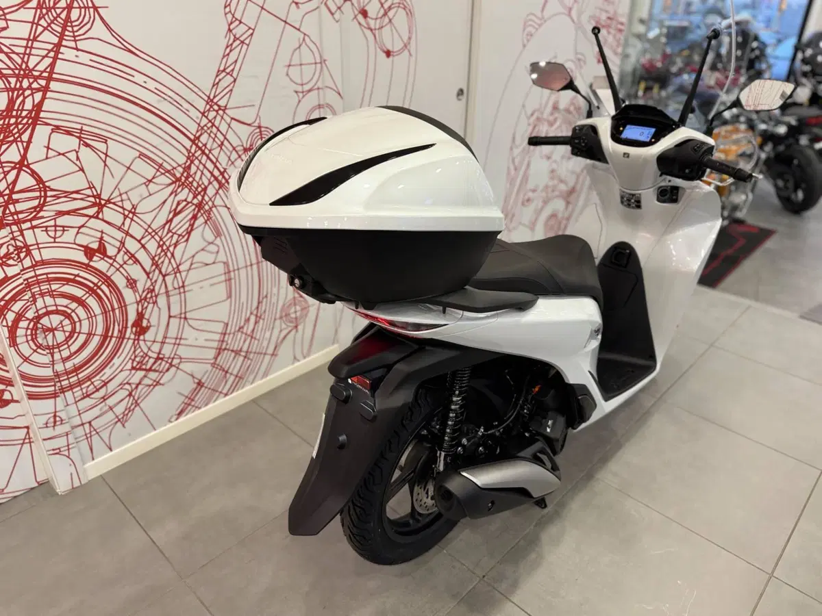 Honda SH 125 (2026) (12)