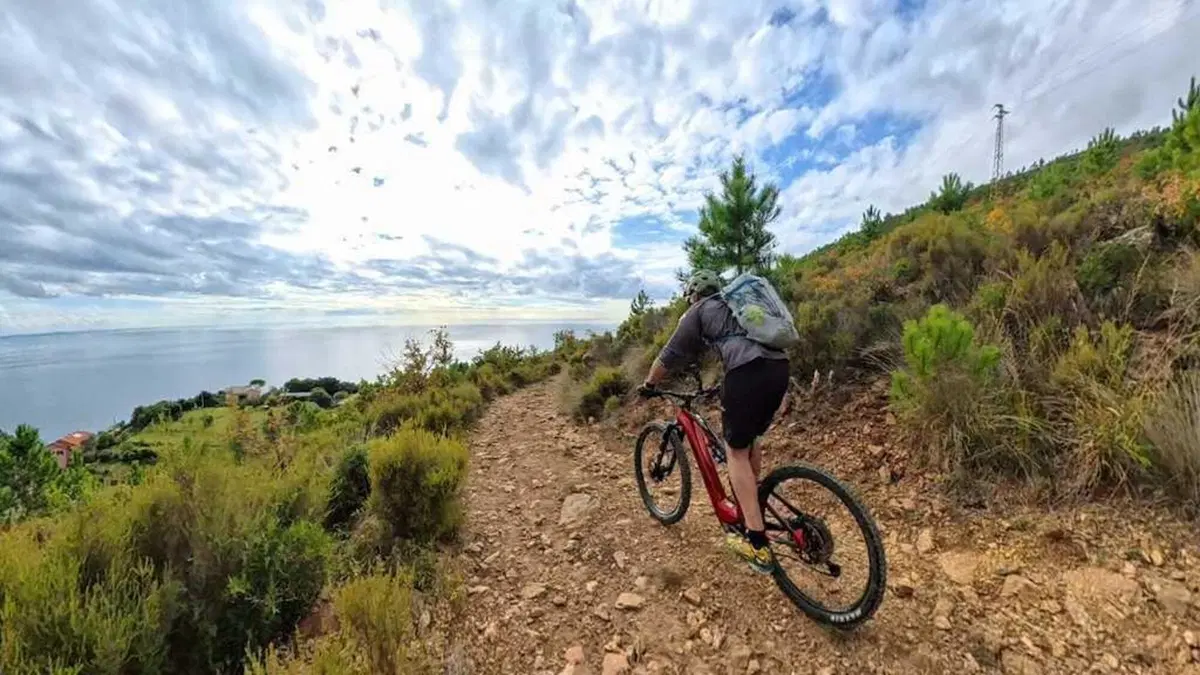 Da Varazze al Monte Grosso in e-bike: 600 metri di dislivello tra single track e panorami mozzafiato (5)