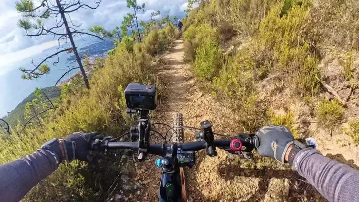 Da Varazze al Monte Grosso in e-bike: 600 metri di dislivello tra single track e panorami mozzafiato (7)