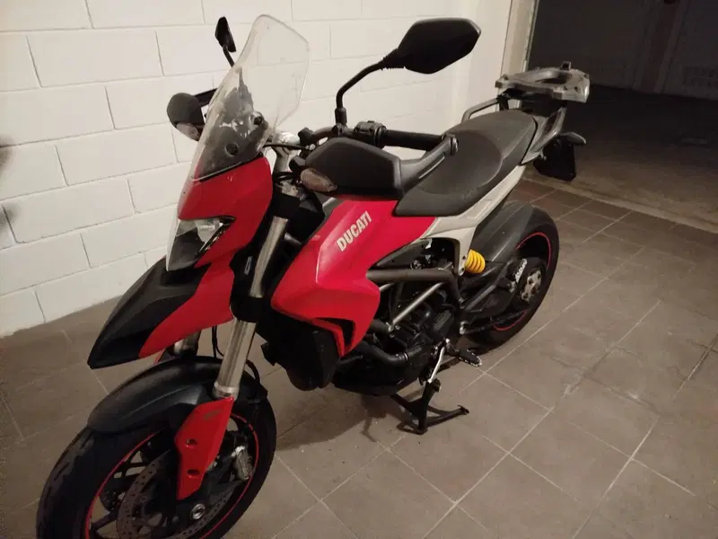 Ducati Hyperstrada 821 (2013 - 15) (3)