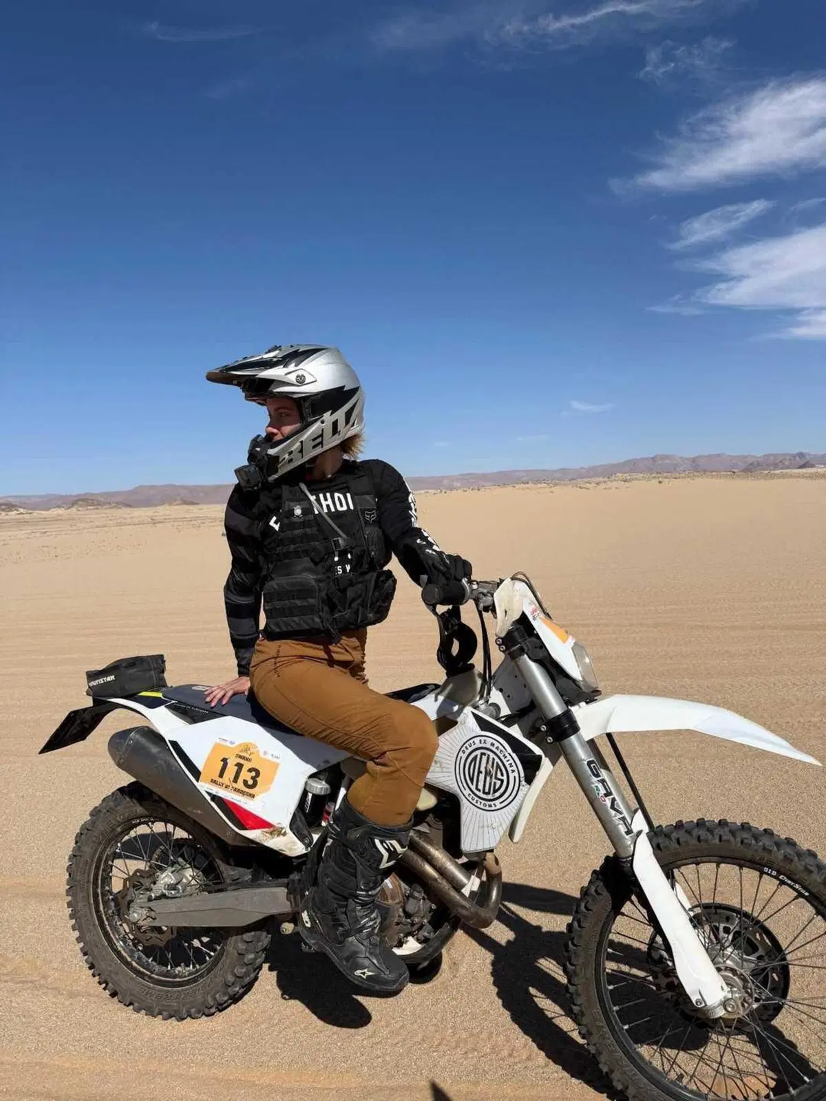 Cesare Cremonini ufficializza la storia d'amore con Caterina Licini, biker e ballerina 