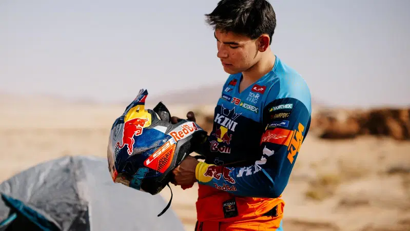 Dakar 2026, LS2 protagonista con l&rsquo;X-Force e l&rsquo;omologazione FIM2