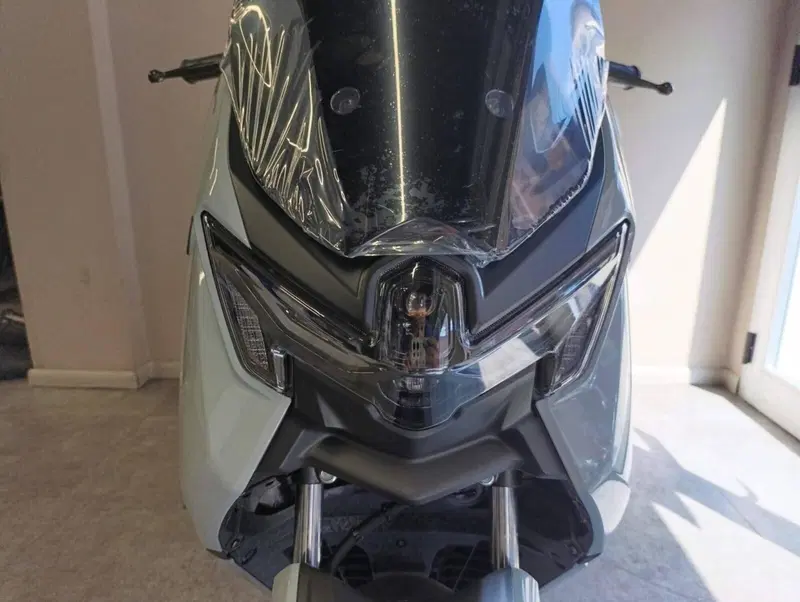 Yamaha N-Max 125 Tech Max (2025 - 26) (3)