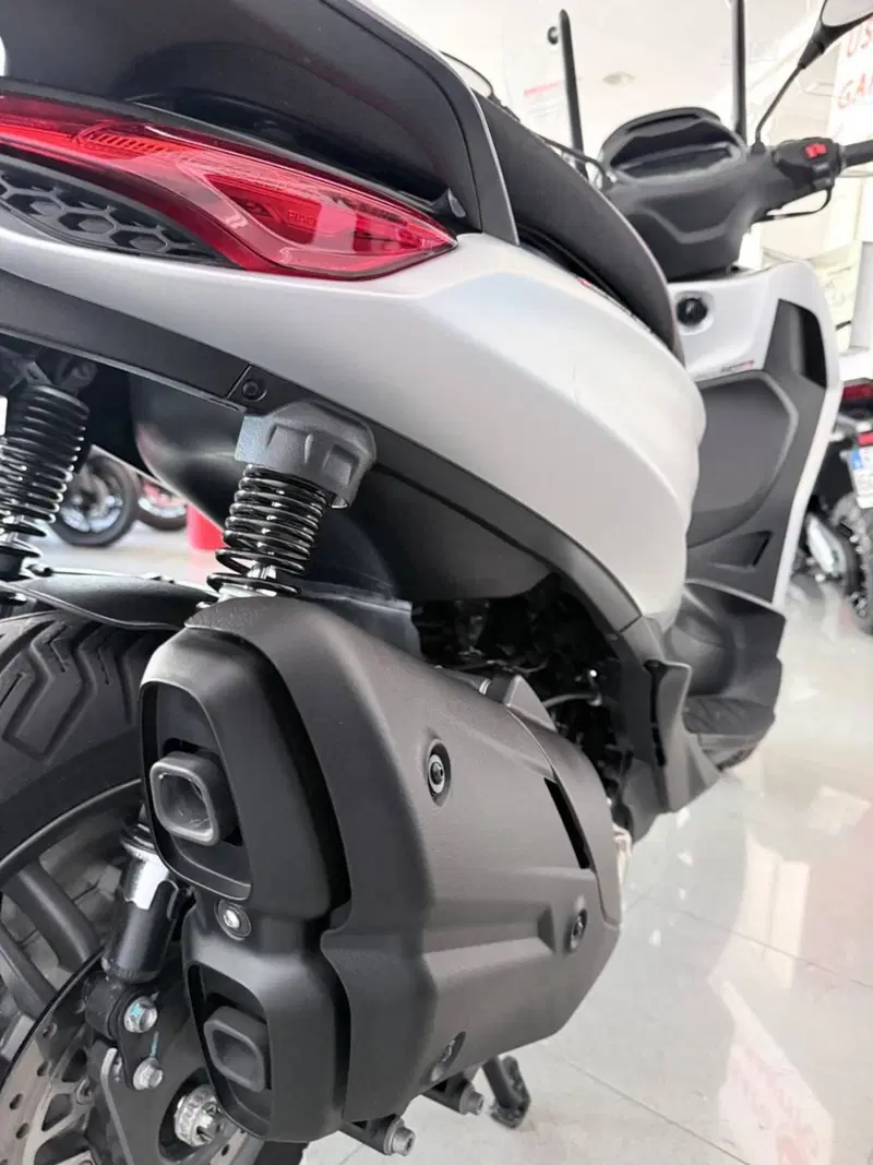 Piaggio Beverly 400 S ABS-ASR (2021 - 24) (6)