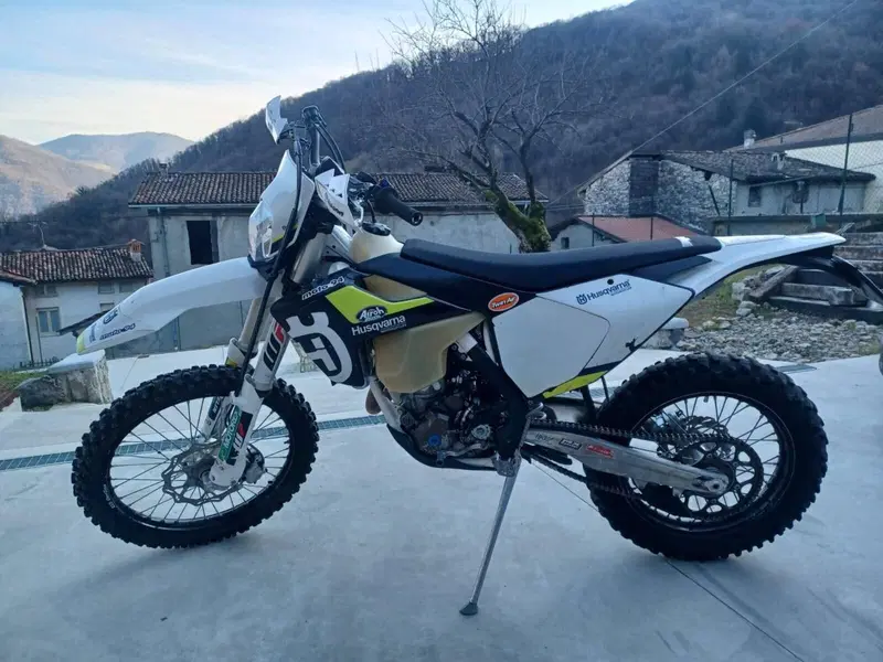 Husqvarna FE 250 (2017) (2)