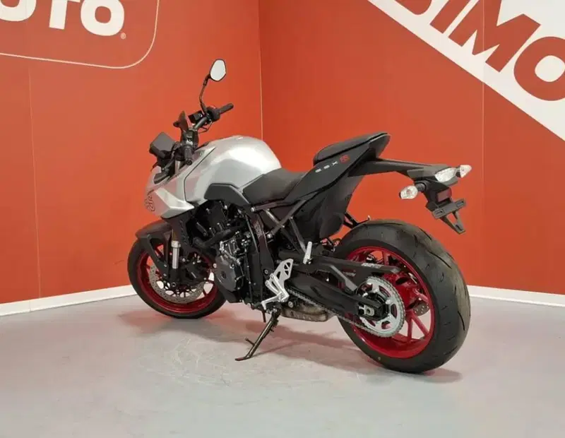 Suzuki GSX-8S (2025 - 26) (5)
