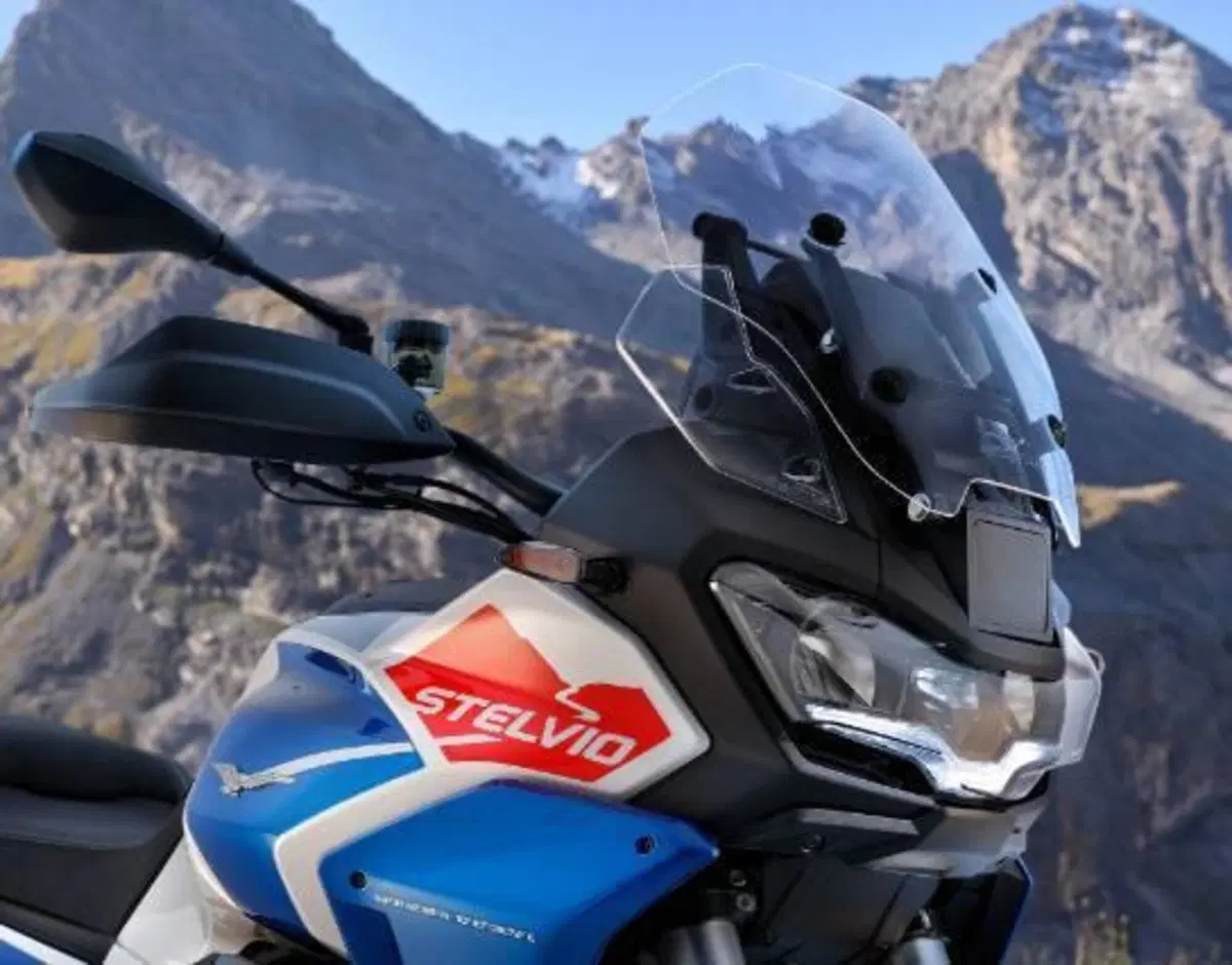 Moto Guzzi Stelvio Duecento Tributo (2025 - 26) (3)