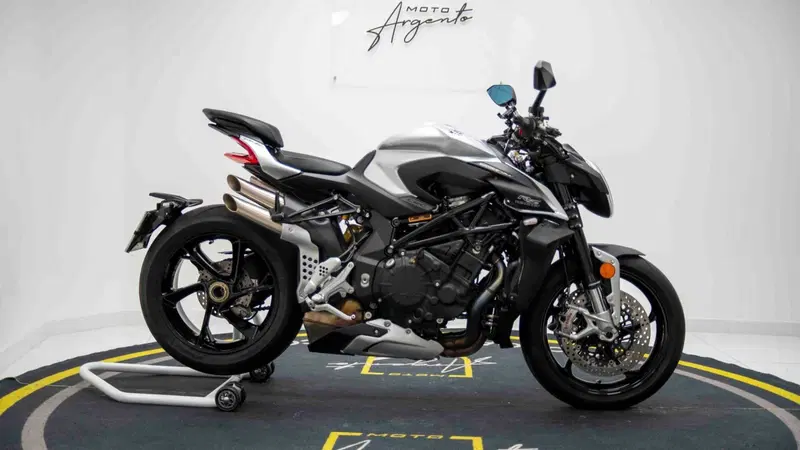 MV Agusta Brutale 1000 RS (2022 - 26) (2)