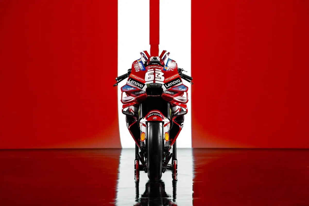 MotoGP 2026. Ducati Desmosedici GP26: la livrea del Centenario omaggia tre moto leggendarie. Ducati 60, Marianna e 125 Trialbero [GALLERY] (8)