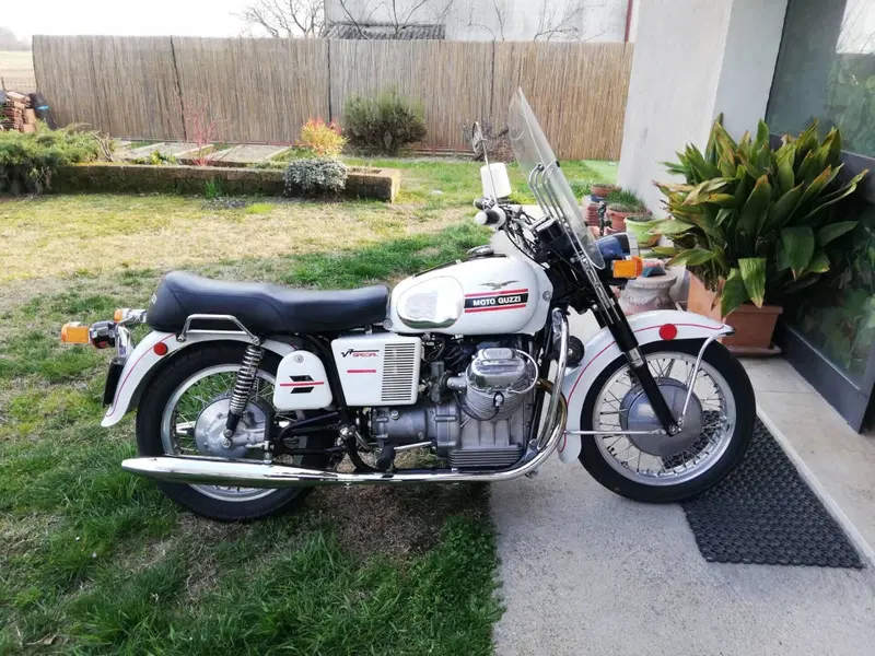 Moto Guzzi V7 special  (4)