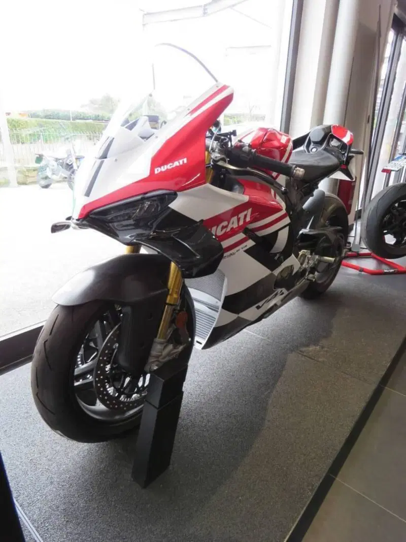 Ducati Panigale V4 Tricolore (2025 - 26) (2)