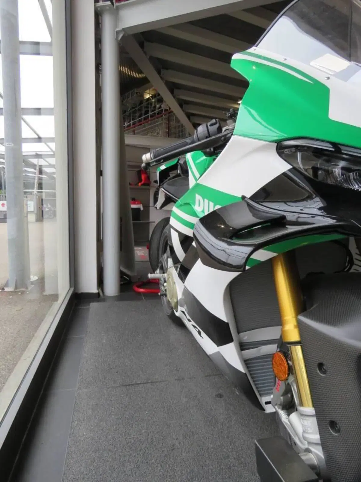Ducati Panigale V4 Tricolore (2025 - 26) (9)