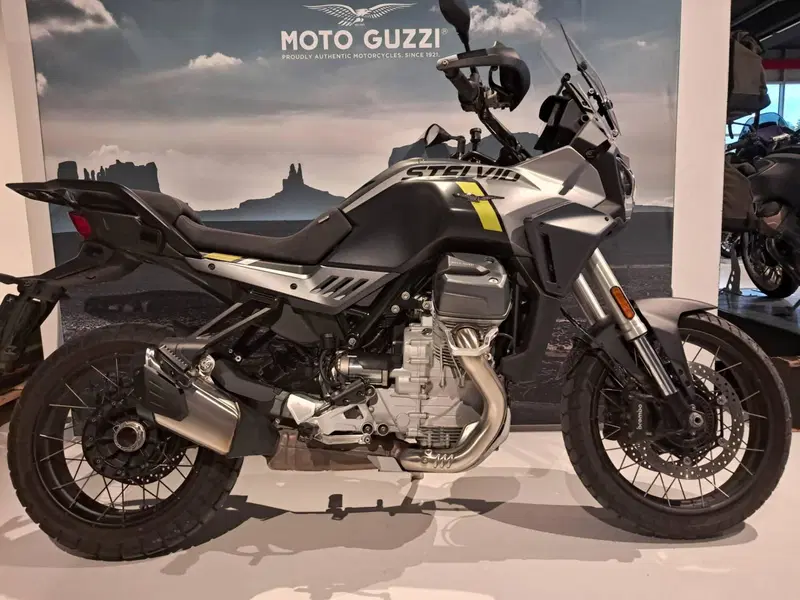 Moto Guzzi Stelvio (2024 - 26)