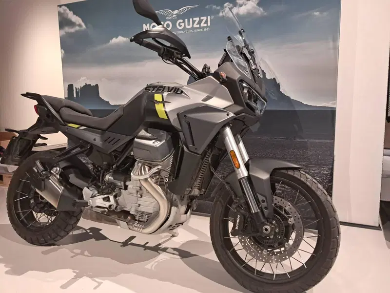 Moto Guzzi Stelvio (2024 - 26) (2)
