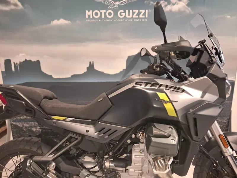 Moto Guzzi Stelvio (2024 - 26) (4)