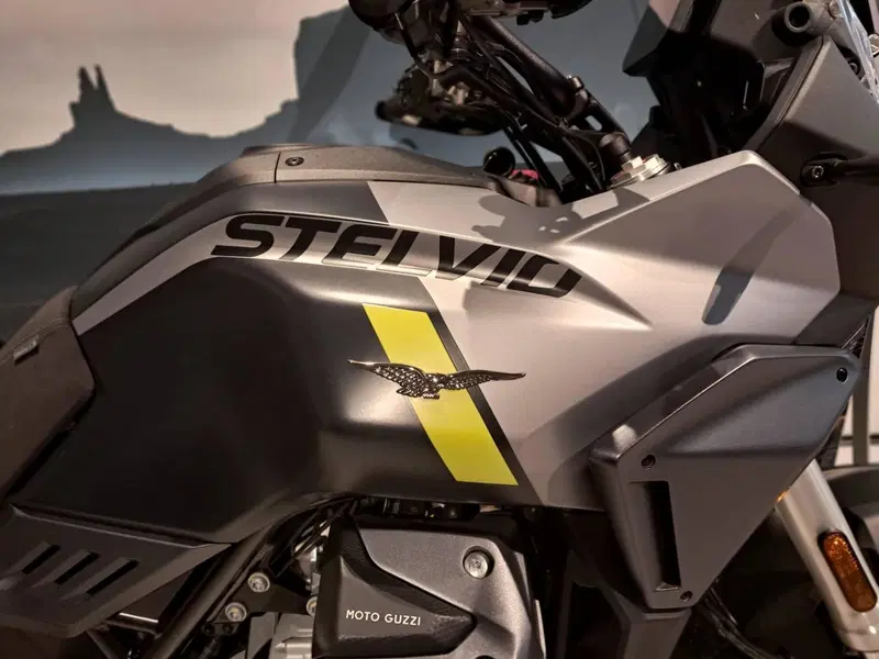 Moto Guzzi Stelvio (2024 - 26) (5)
