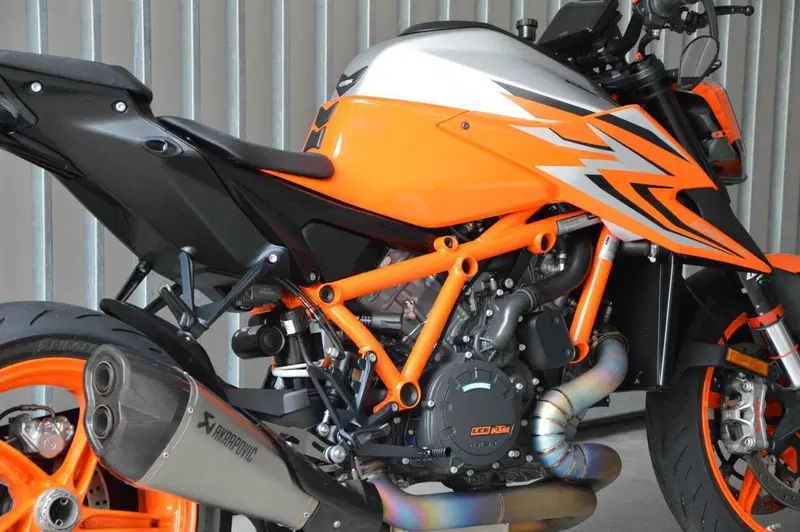KTM 1290 Super Duke R (2022 - 23) (7)