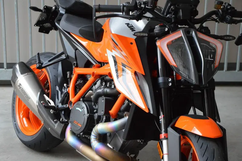 KTM 1290 Super Duke R (2022 - 23) (9)