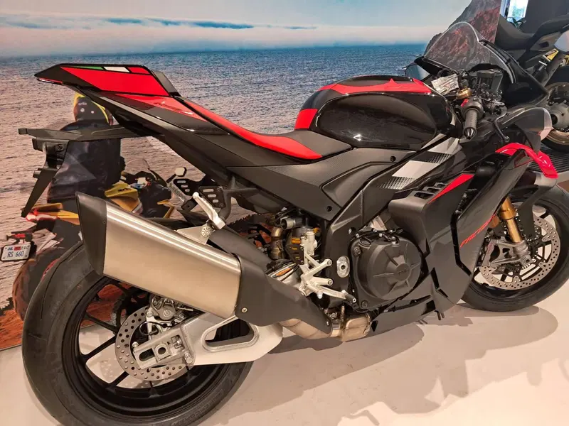 Aprilia RSV4 1100 Factory (2025 - 26) (5)