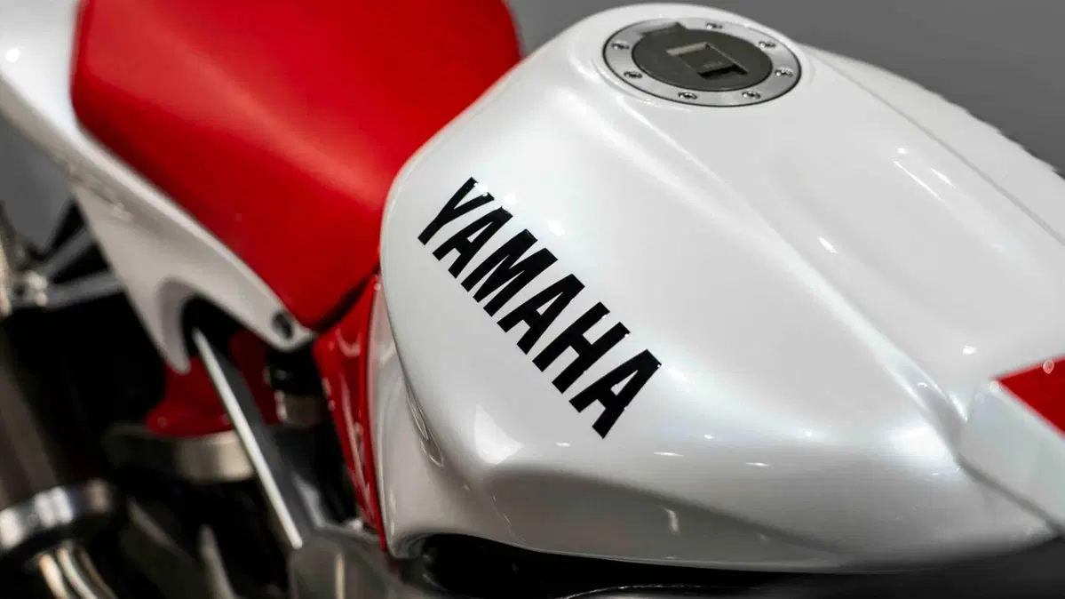 Yamaha YZF R1 (1998 - 99) (11)