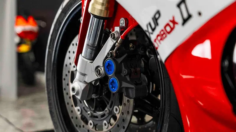Yamaha YZF R1 (1998 - 99) (14)