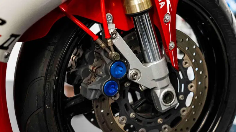 Yamaha YZF R1 (1998 - 99) (17)