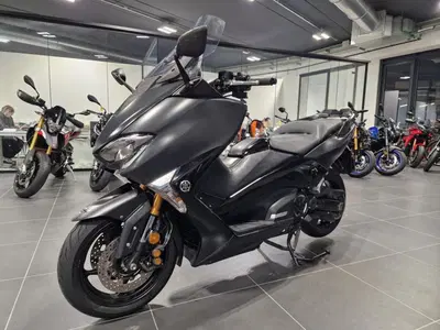 Yamaha T-Max 530 DX (2017 - 19) usata