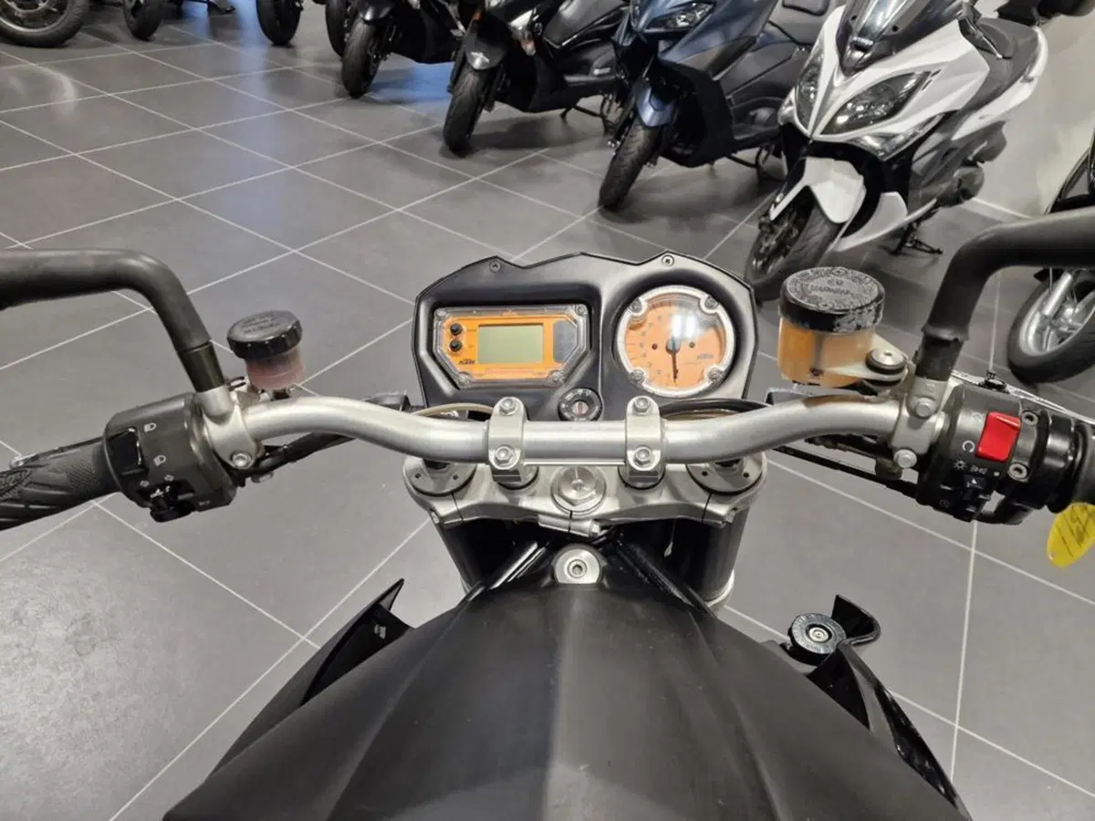 KTM 990 Super Duke (2005 - 07) (2)