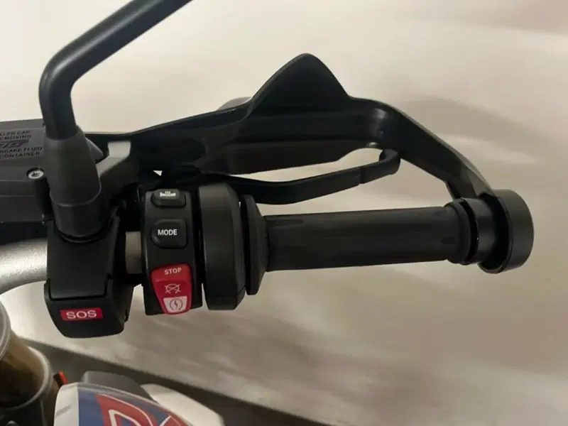 Bmw R 1250 R (2021 - 25) (10)