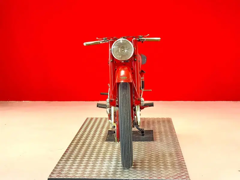 Moto Guzzi AIRONE 250 SPORT (3)