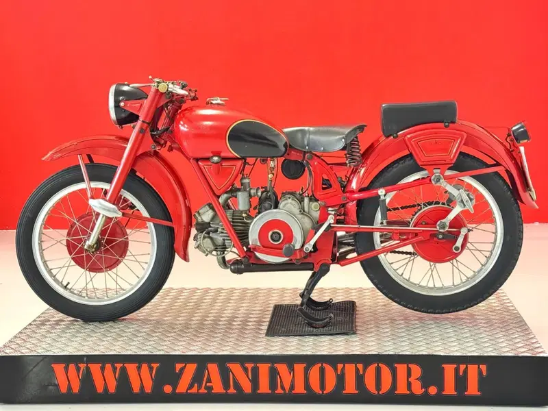 Moto Guzzi AIRONE 250 SPORT (5)