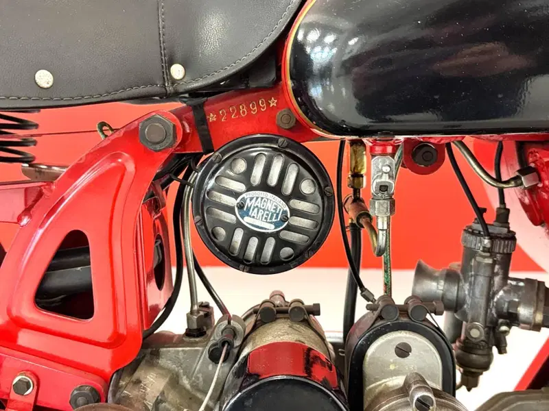 Moto Guzzi AIRONE 250 SPORT (13)
