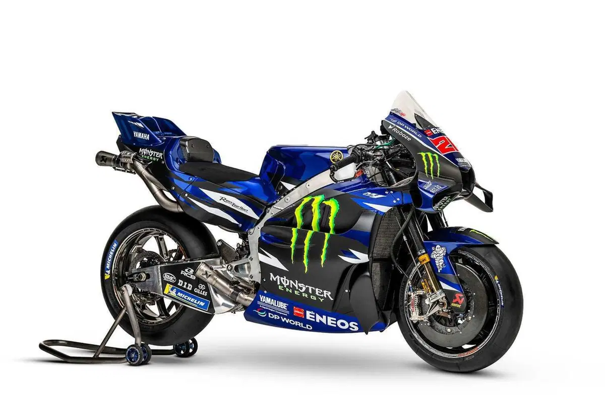 MotoGP 2026. Yamaha svela la livrea e dà il via all'era V4: ecco la nuova M1 di Fabio Quartararo e Alex Rins per il 2026 [GALLERY] (4)