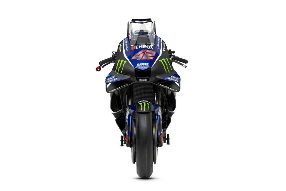 MotoGP 2026. Yamaha svela la livrea e dà il via all'era V4: ecco la nuova M1 di Fabio Quartararo e Alex Rins per il 2026 [GALLERY] (7)