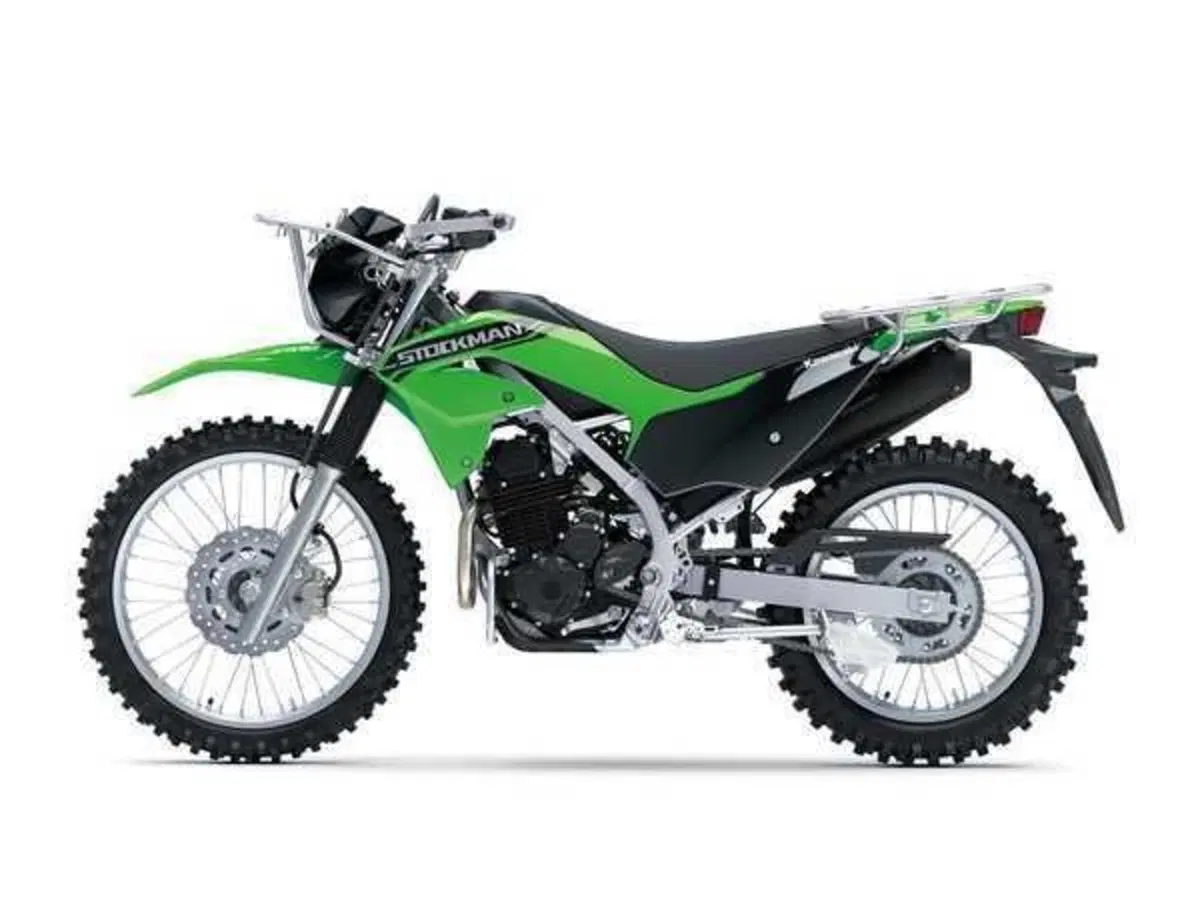 La moto che ti fa venire voglia di lavorare nei campi, la Kawasaki Stockman (5)