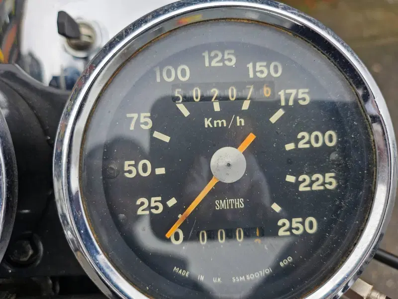 Triumph BONNEVILLE T120 R   (19)
