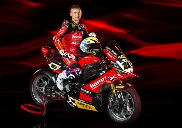ASI debutta a MBE 2026 con una collezione Ducati: allo stand anche Bautista e Spinelli
