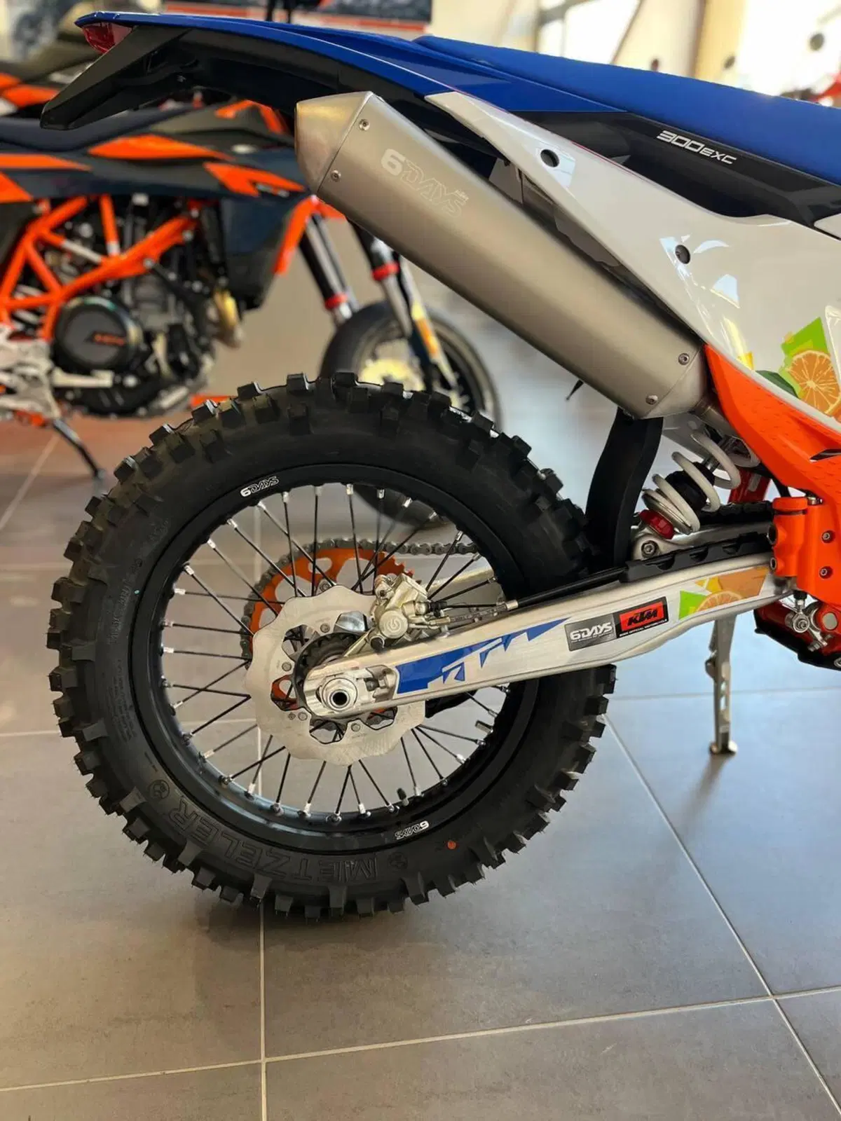 KTM 300 EXC 6Days (2026) (3)