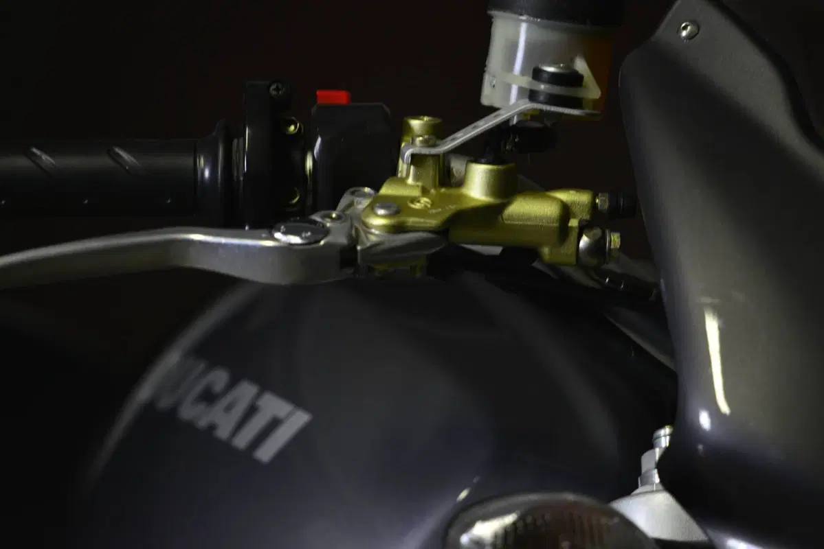 Ducati Monster S4 (2001 - 03) (10)