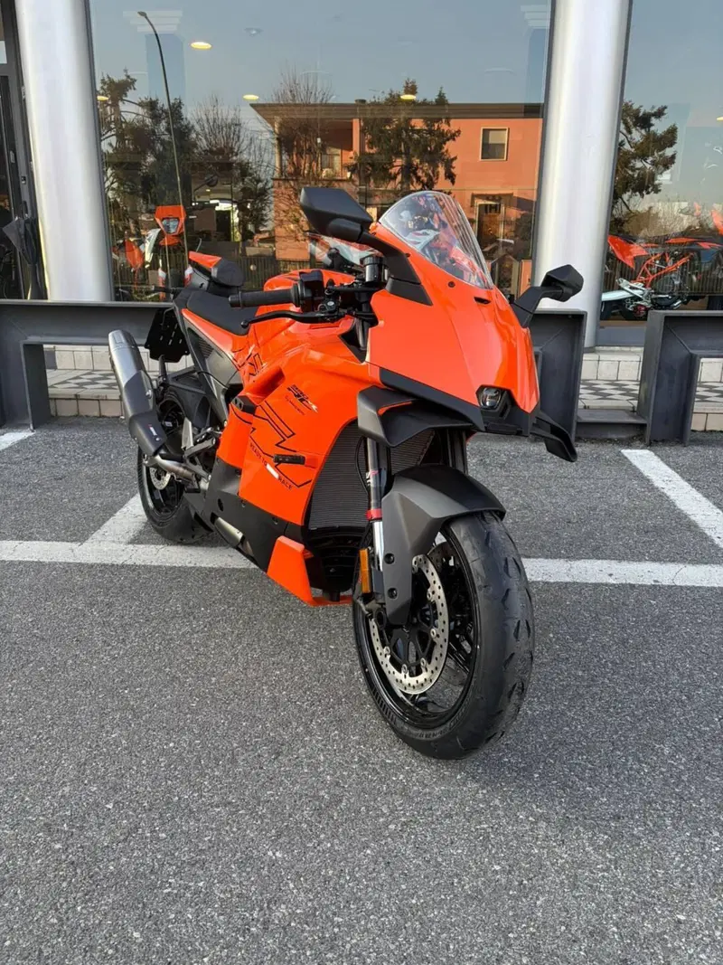 KTM 990 RC R (2026) (4)