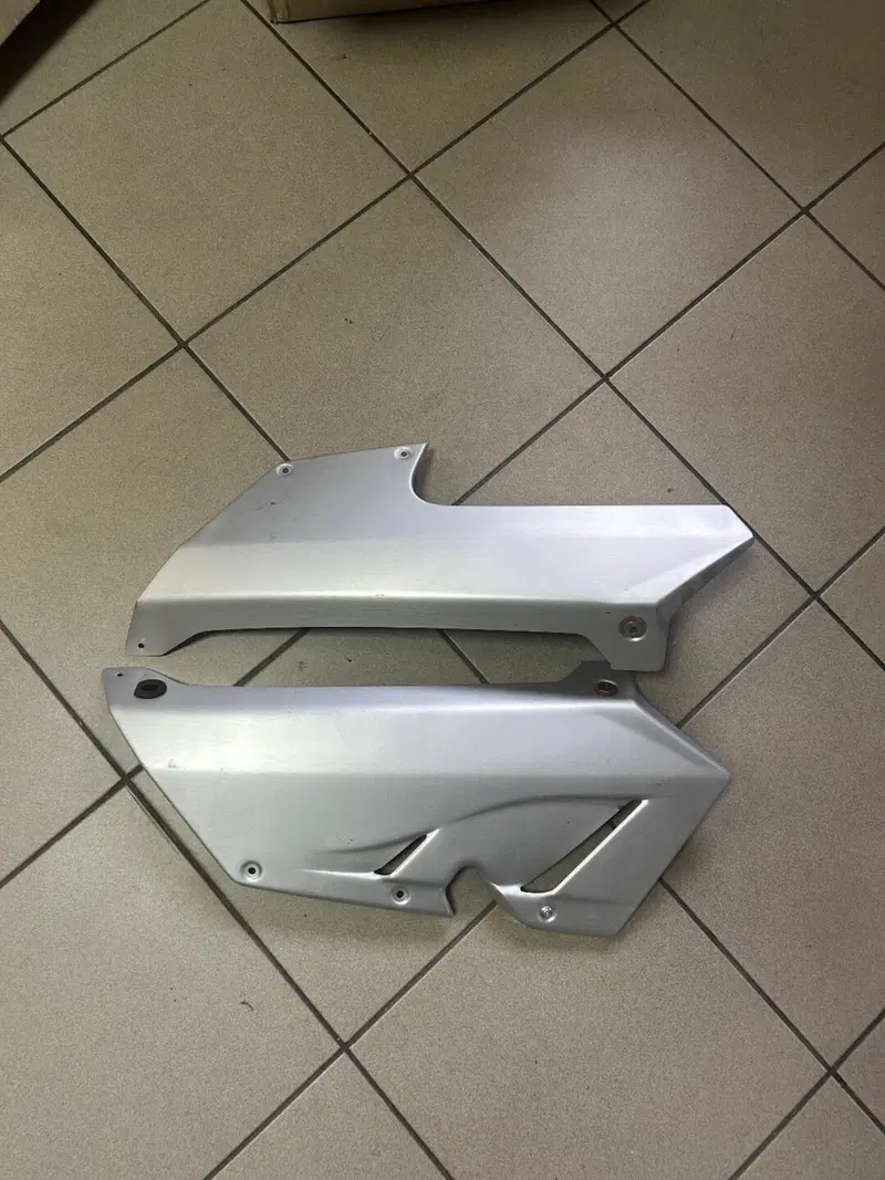 Carene inferiori destra e sinistra per Agusta F3 6 MV Agusta