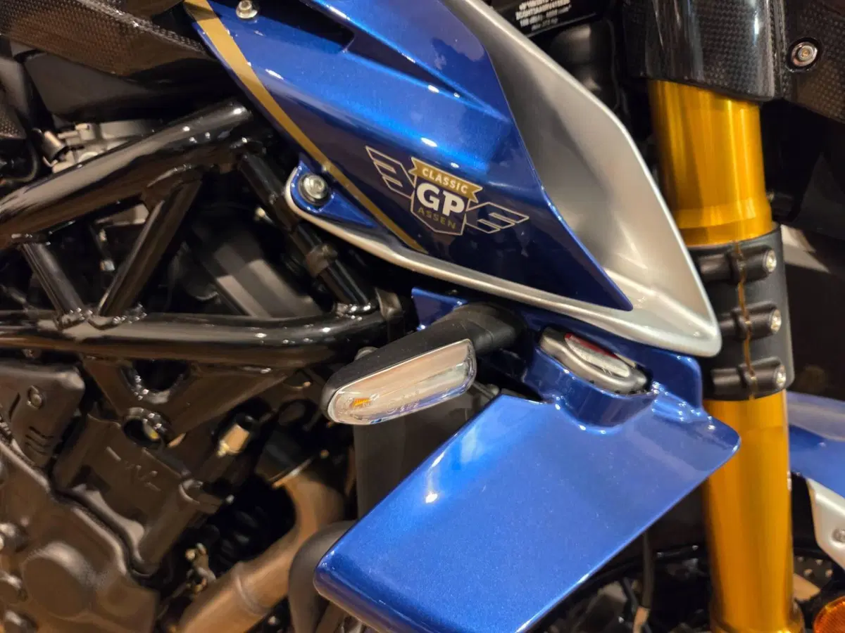 MV Agusta Brutale 1000 RR Assen (2023 - 26) (13)