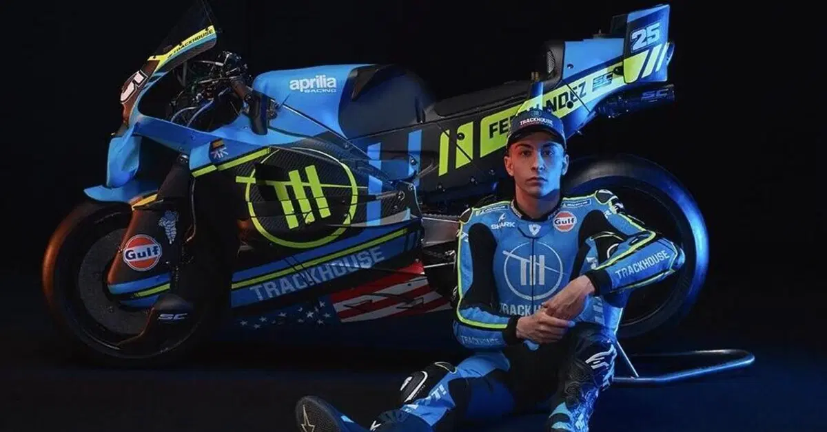 MotoGP 2026. Raul Fernandez su Trackhouse: &ldquo;Siamo una famiglia, &egrave; questa la nostra chiave. Vincere ancora? Pu&ograve; succedere, ma non ci penso&rdquo;