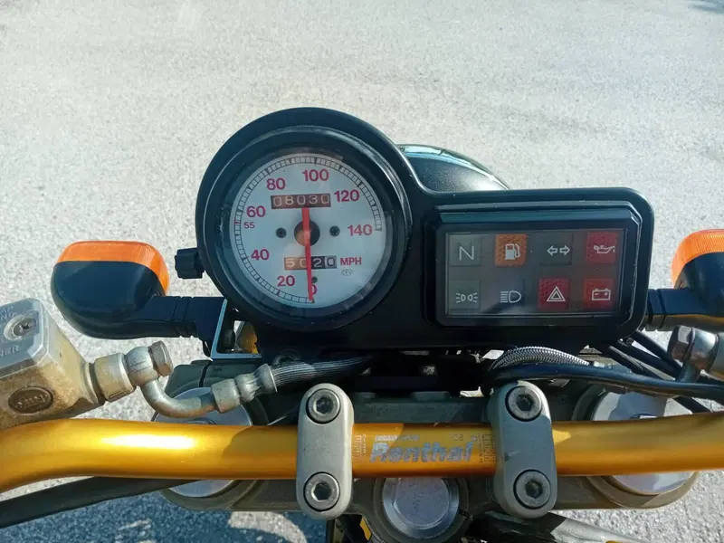 Ducati Monster 900 (1993 - 96) (9)