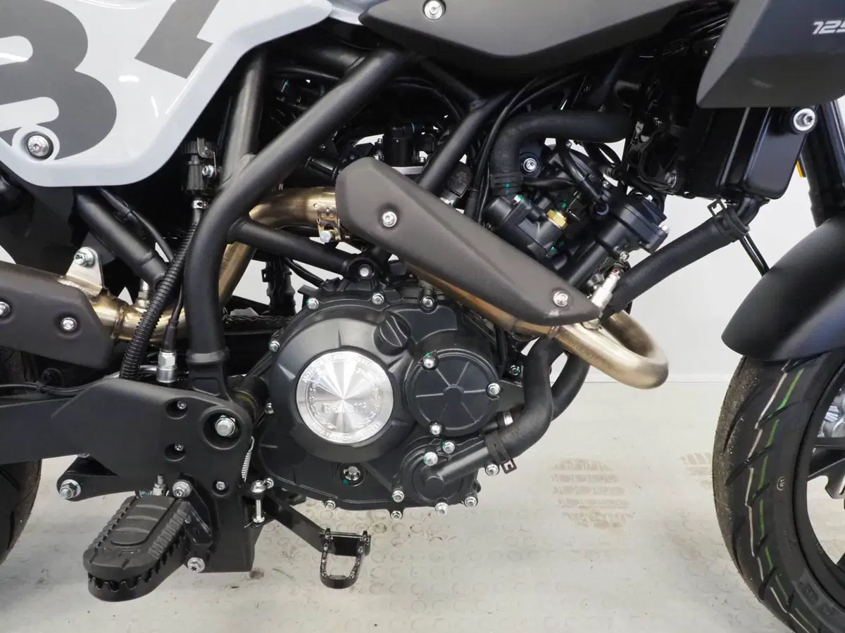 Benelli BKX 125 S (2026) (2)