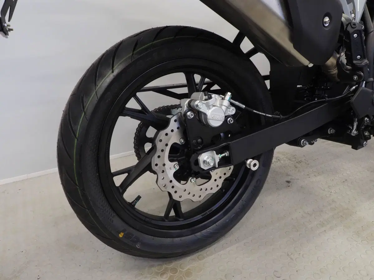 Benelli BKX 125 S (2026) (4)