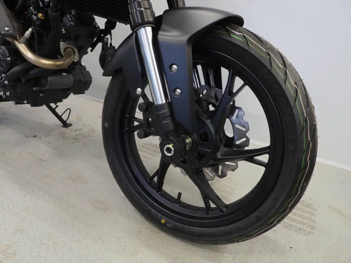 Benelli BKX 125 S (2026) (6)