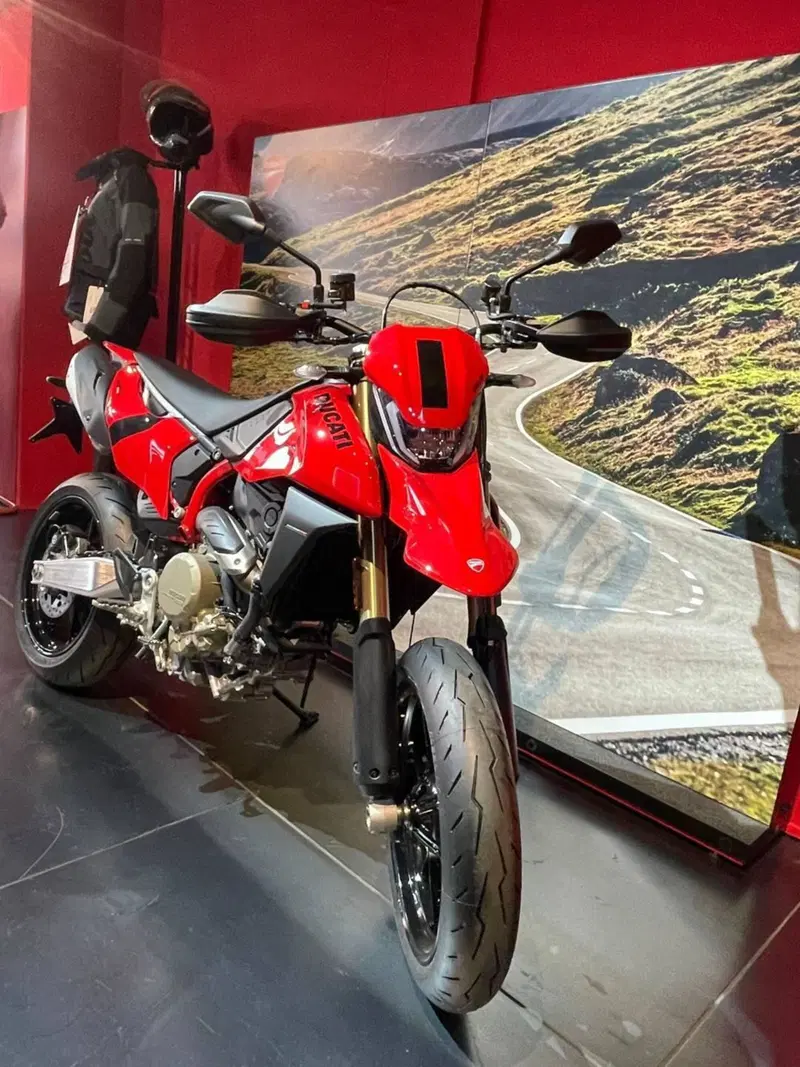 Ducati Hypermotard 698 Mono (2024 - 26) (2)